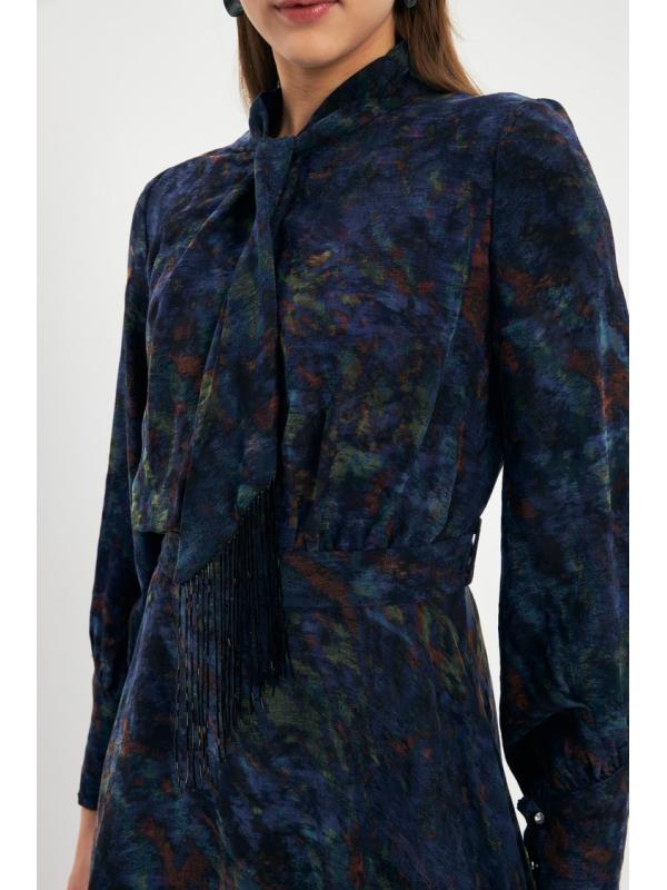 Robe longue bleu marine détaillée à col à motifs E-0444 