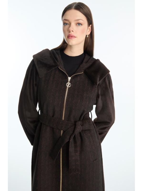 Manteau marron à capuche et ceinture 13970