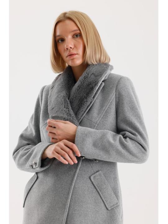 Manteau avec poches de col en fourrure Détails du manteau Cachet 13092  