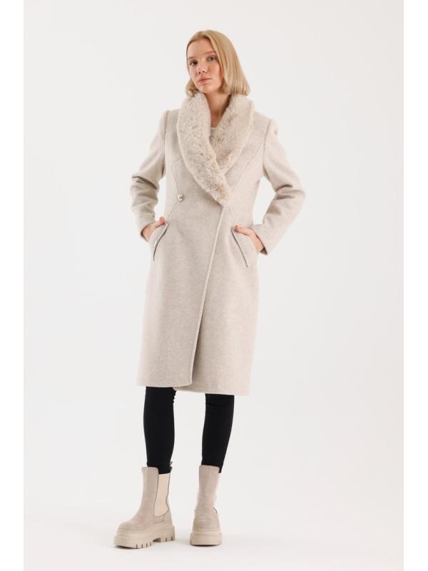 Manteau avec poches de col en fourrure Détails du manteau Cachet 13092  