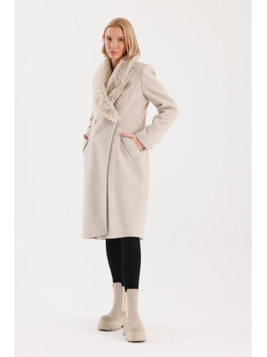 Manteau avec poches de col en fourrure Détails du manteau Cachet 13092  