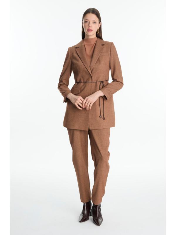 Ensemble combiné détaillé de corde en cuir à double boutonnage TK-1694