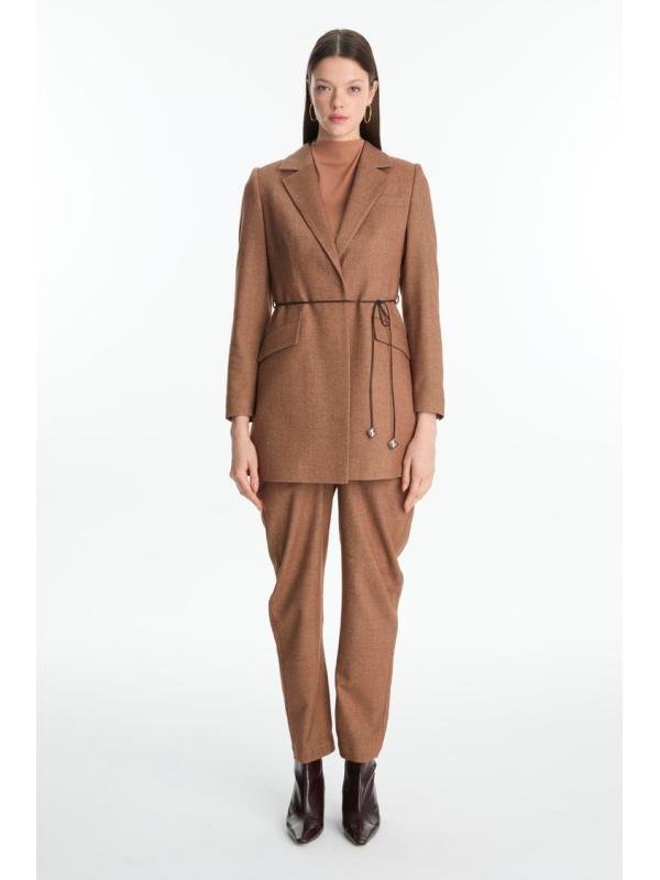 Ensemble combiné détaillé de corde en cuir à double boutonnage TK-1694