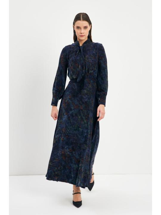 Robe longue bleu marine détaillée à col à motifs E-0444 