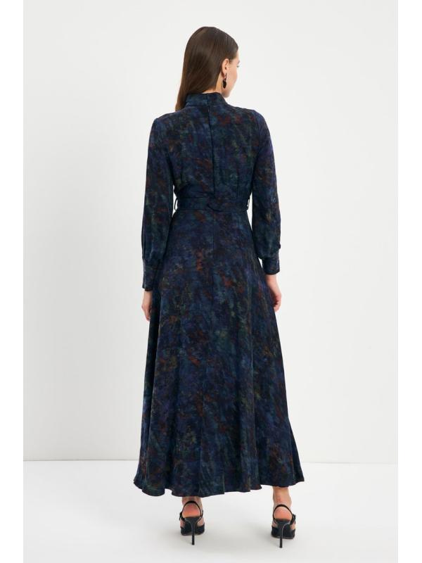 Robe longue bleu marine détaillée à col à motifs E-0444 