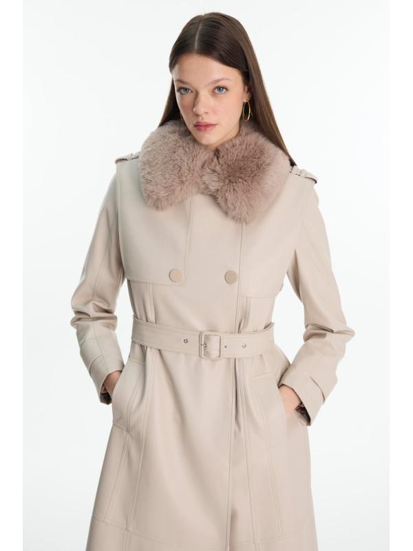 Trench-coat en cuir à col de fourrure 13822