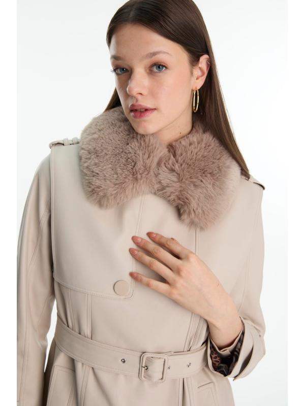 Trench-coat en cuir à col de fourrure 13822