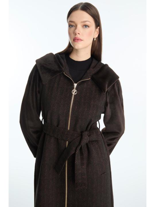 Manteau marron à capuche et ceinture 13970