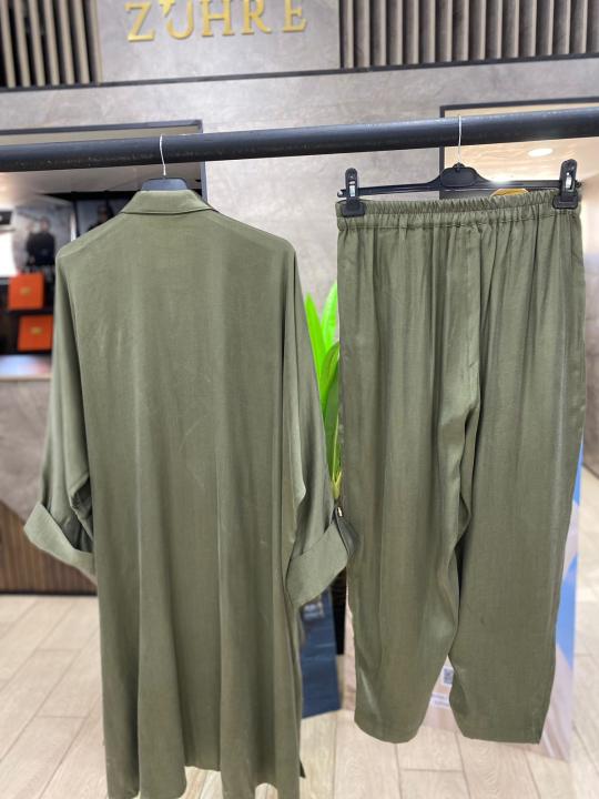  Ensemble deux pièces Col chemise zippé et détail des manches TK-1517