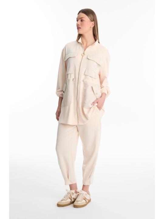 Ensemble deux pièces avec détails de garniture et poches TK-1498*