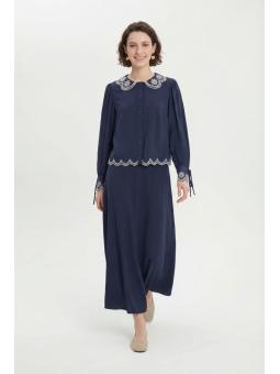 ensemble Costume bourgogne à col rond détaillé 1844 